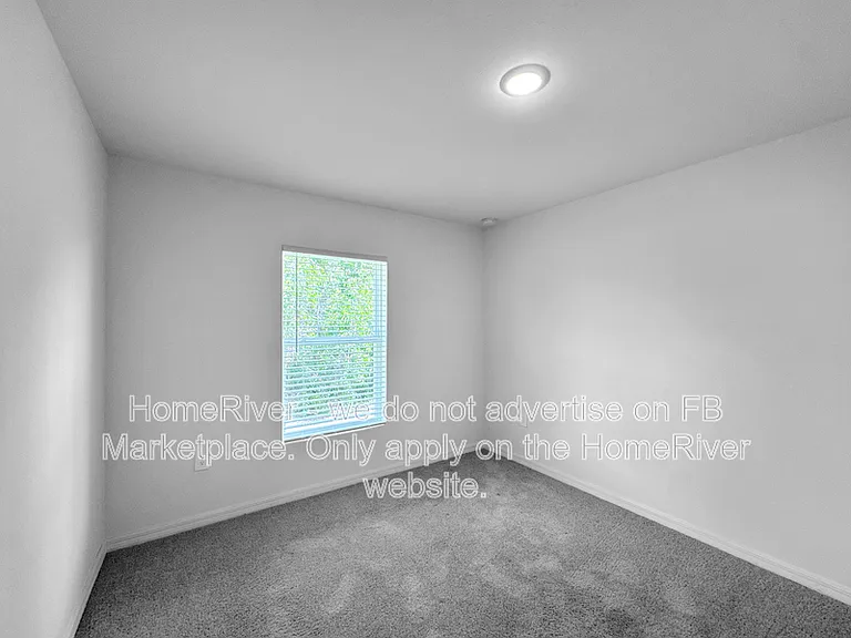 4748 NW 39th Pl — Photo 15