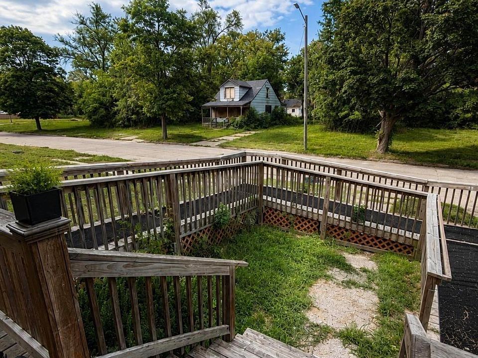 14007 Heyden St, photo 9