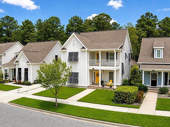 3rd image of 1694 Sparkleberry Ln
