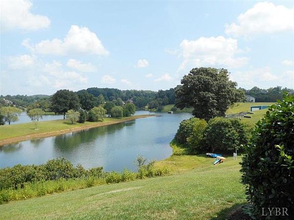 3rd image of 714 Ivy Lake Dr