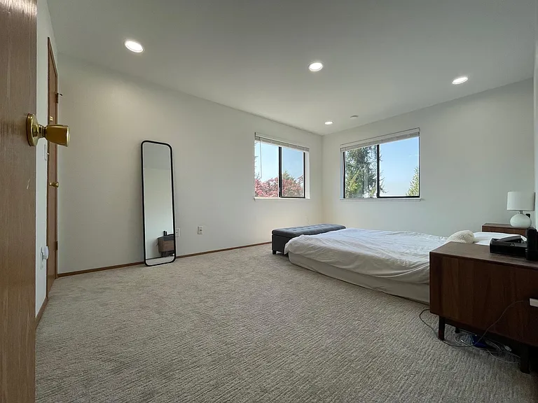 2720 NE 21st St — Photo 13