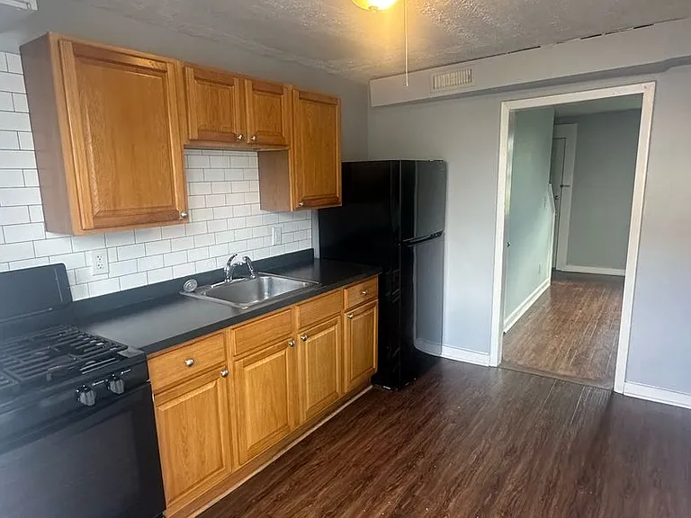 3-9 Benefield Place — Photo 1
