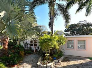 229 E Cornelius Cir, Sarasota, FL 34232