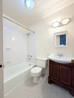 Rented by David Francis New York LLC | media 8