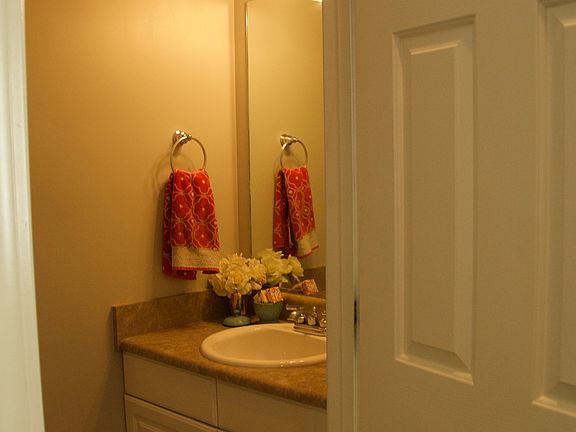 1/2 bath downstairs