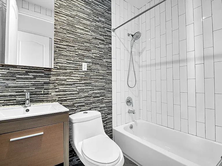 211 Knickerbocker Ave #3L — Photo 5