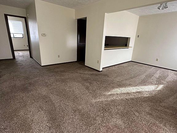 4th image of 623 Lovers Ln #C-5
