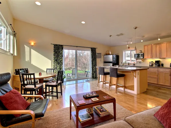 (undisclosed Address), Hood River, OR 97031