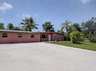 612 Hibiscus Dr, Royal Palm Beach, FL 33411