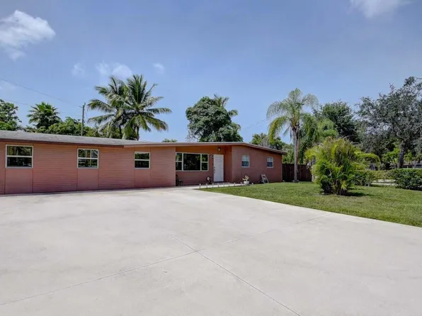 612 Hibiscus Drive, Royal Palm Beach, FL 33411