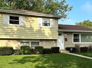 516 N 5th Ave, Des Plaines, IL 60016