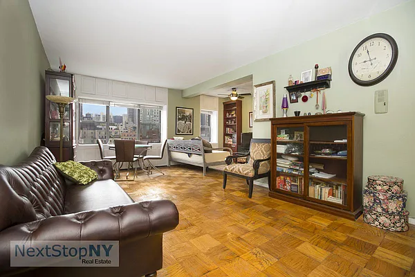 Sold by NextStopNY | media 2
