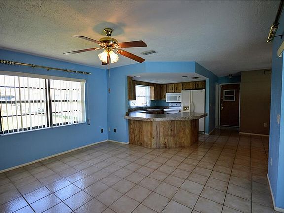 3rd image of 1310 Jambalana Dr