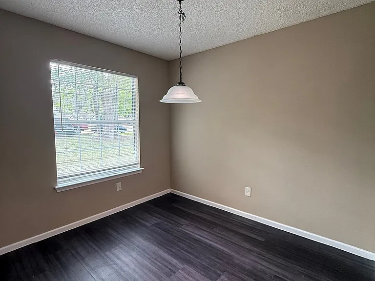 6 Talbot Ct — Photo 11