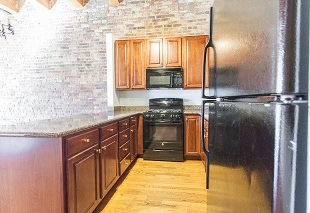 1st image of 301 W Grand Ave