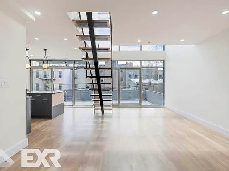 188 Freeman St #2R — Photo 4