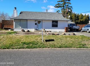 1014 S 36th Ave, Yakima, WA