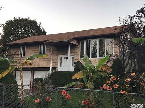 3rd image of 21 Frank St