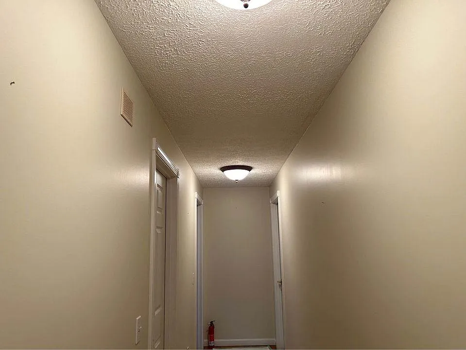 4 bed, 2000 sqft, $2,800 — Photo 4
