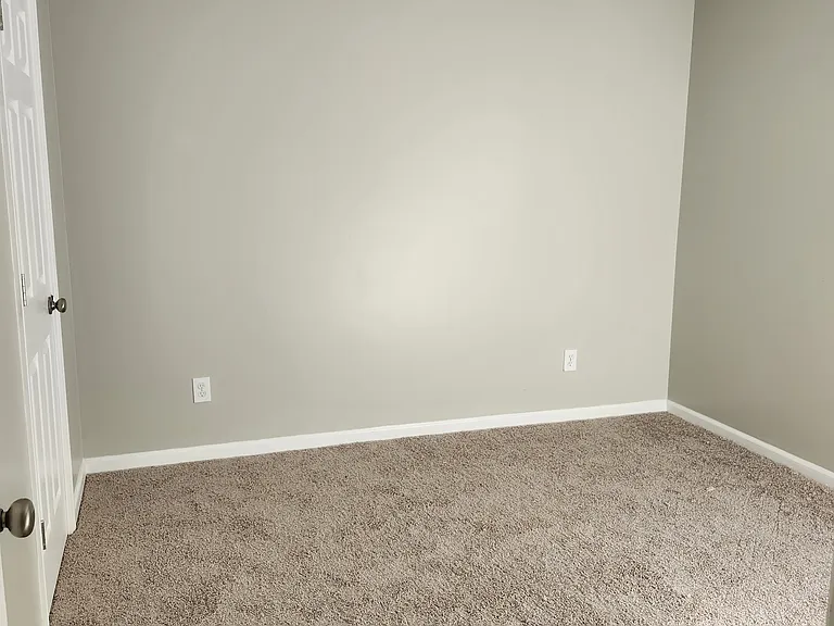 43 Derby Ln — Photo 26