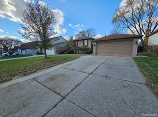 39101 Baroque Blvd, Clinton Township, MI
