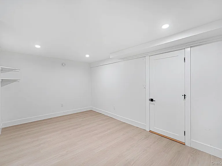 2386 New York Ave #2 — Photo 11