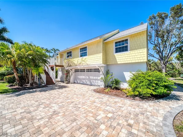 1376 Sand Castle Rd, Sanibel, FL 33957