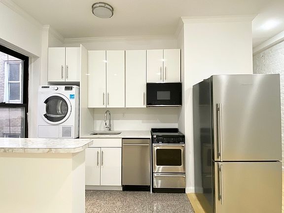 2nd image of 238 E 14th St #3L