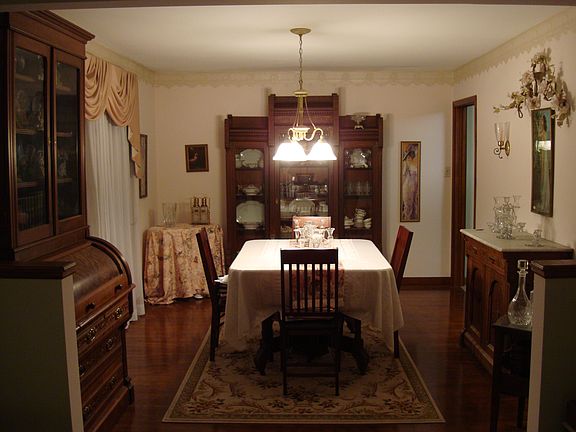 2nd image of 806 Madiera Dr