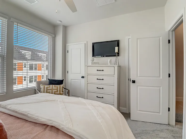Crossings at NoDa - Townhomes for Rent in Charlotte NC — Photo 24