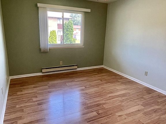 5th image of 10047 Kennedy Ave APT 2B