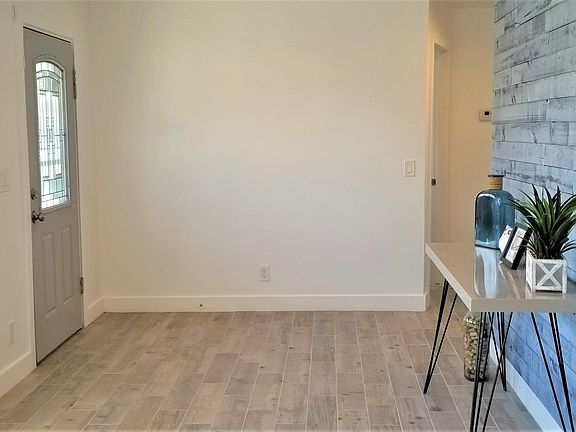 5th image of 1644 W Corona Ave