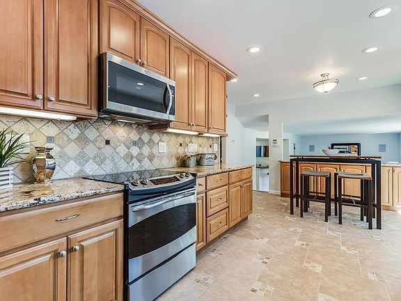 4th image of 5870 Antigua Dr