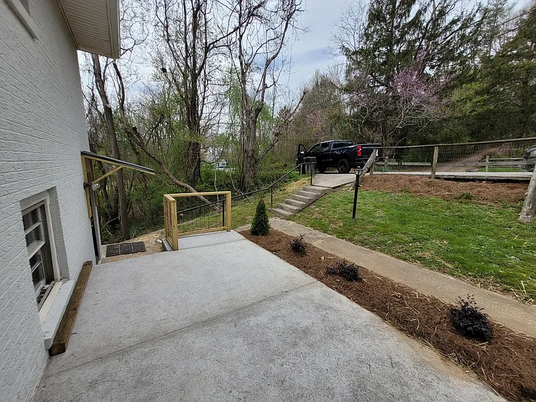 110 Pine Hill Dr #B — Photo 11