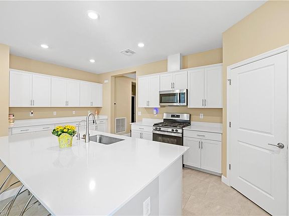 5th image of 20153 Hartford BLVD