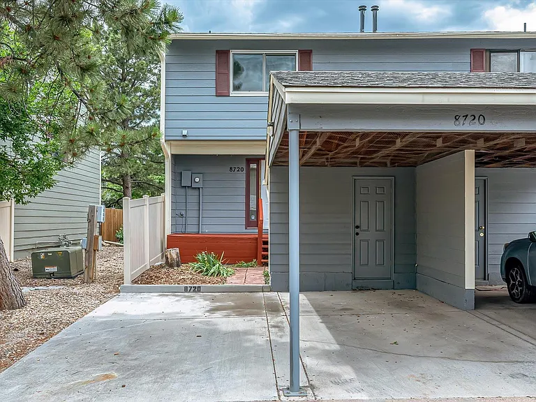 8720 Carr Loop — Photo 1