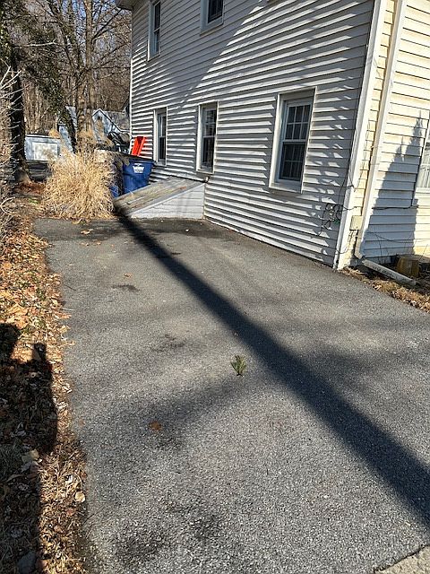 2nd image of 45-47 E Market St #45