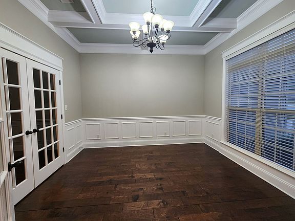 4th image of 4371 Kenilworth Cir