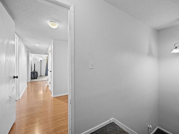 4th image of 1051 NW Greenwood St