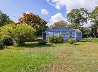 646 Blue Point Rd, Holtsville, NY 11742