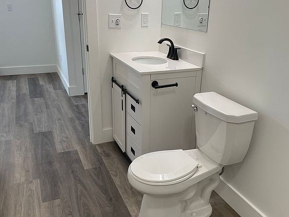4th image of 1008 W Charlotte St #B