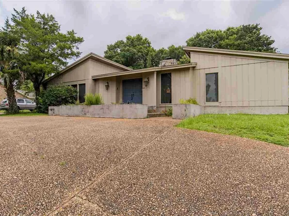 2390 Hallmark Dr, Pensacola, FL 32503