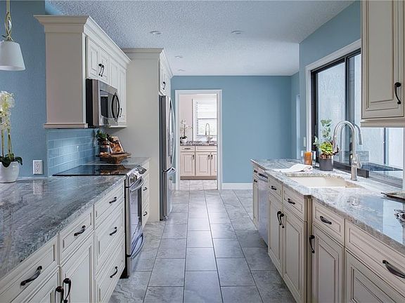 2nd image of 14172 Fennsbury Dr