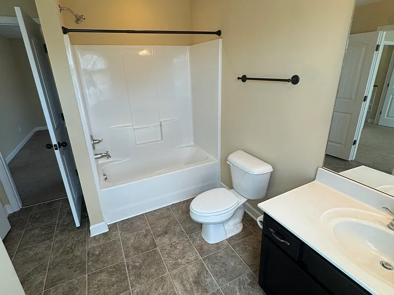 111 Castanet Ct — Photo 27