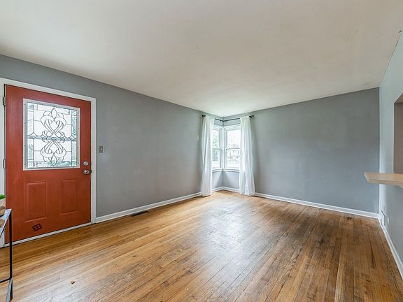 Living Room/ Dining Room Combo