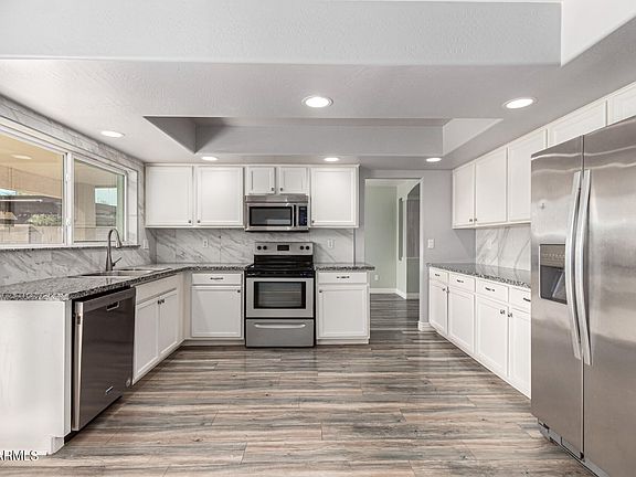 3rd image of 13902 N 156th Ln