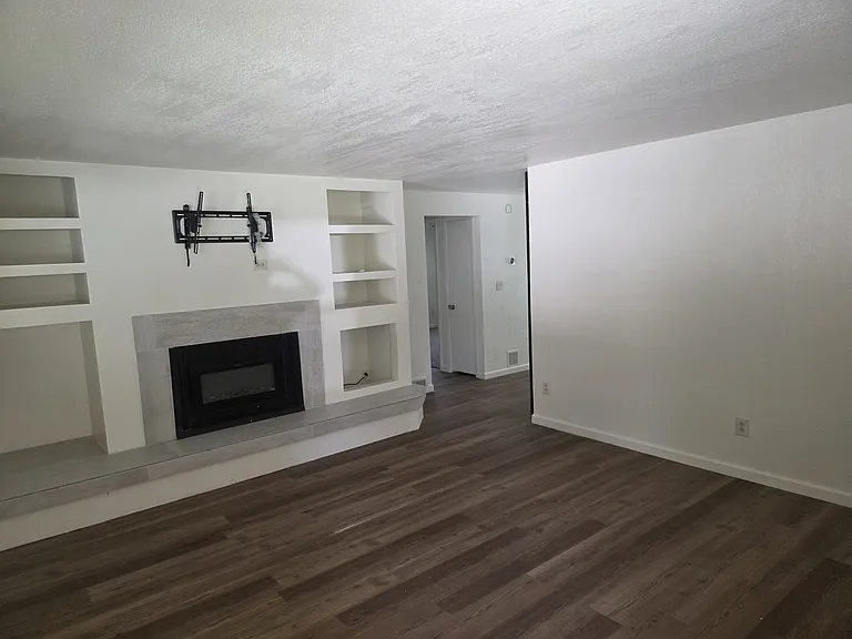 3690 Lewis St — Photo 2