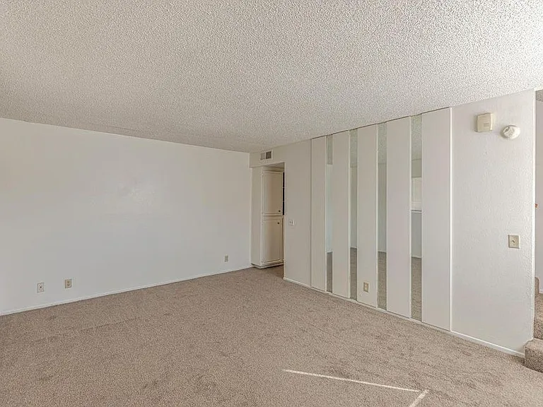 232 E Lancaster Blvd — Photo 7