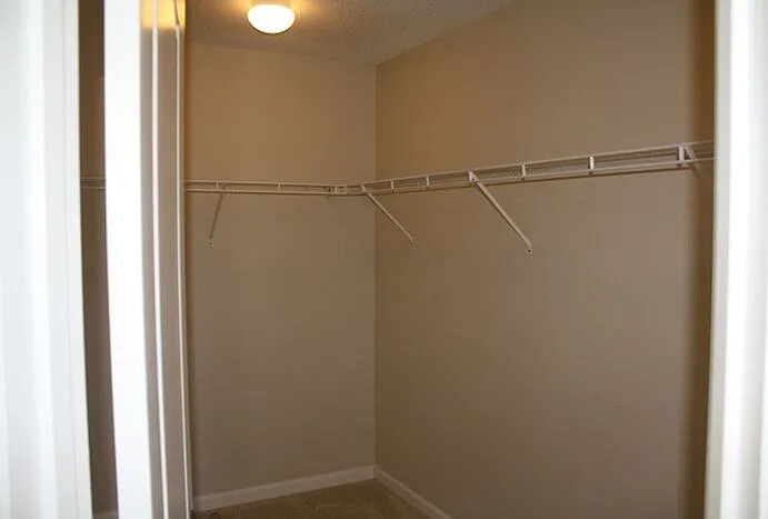 7010 Thornwood Ln SE — Photo 28