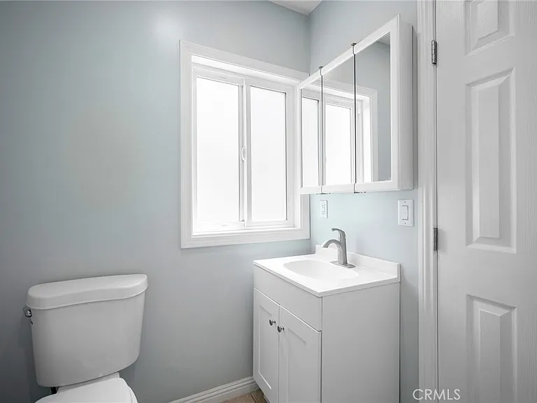 528 Ivy St — Photo 16